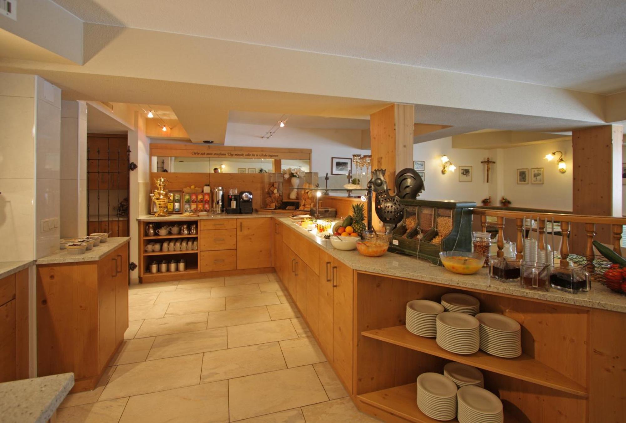 Hotel Garni - Restaurant Kaminstube Σανκτ Αντόν αμ Άλμπεργκ Εξωτερικό φωτογραφία