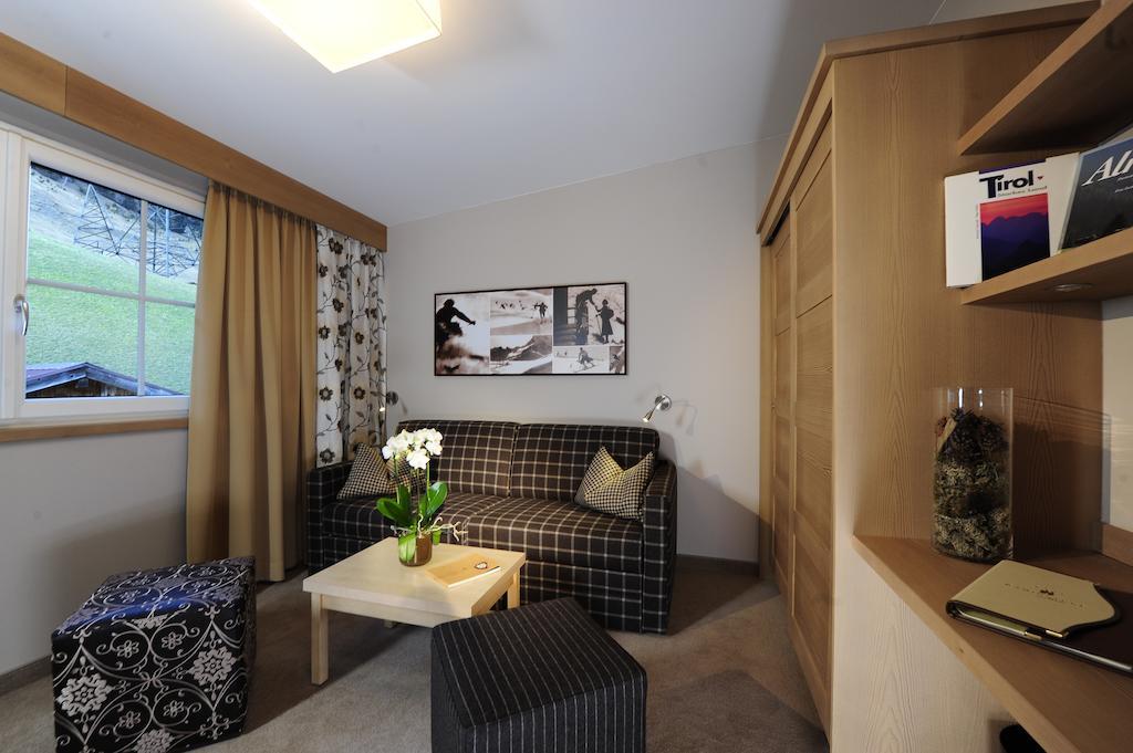 Hotel Garni - Restaurant Kaminstube Σανκτ Αντόν αμ Άλμπεργκ Δωμάτιο φωτογραφία